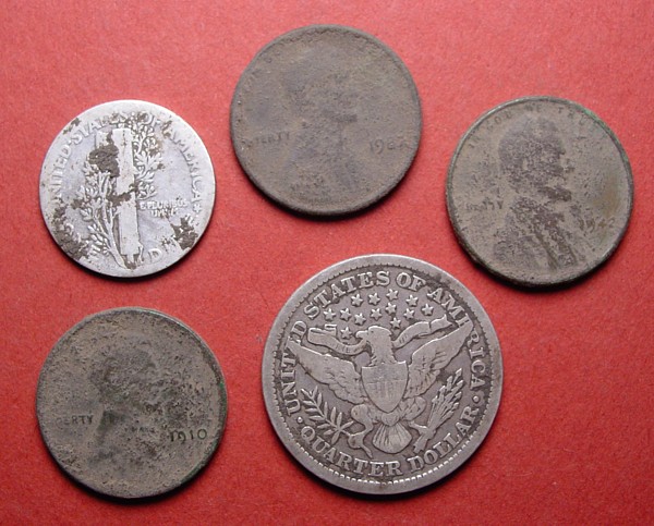 Name:  Coins-Dirty-Obv_zpsaea46121.jpg
Views: 38
Size:  102.3 KB