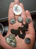 dec 27 cellar hole hunt buttons 011 [].jpg