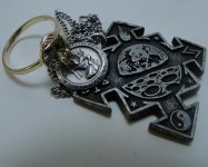 Metaldetectingjuneclosup2012.JPG