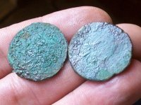 AUG 20TH 2 WORTHLESS COPPERS IN SAME HOLE 014.jpg