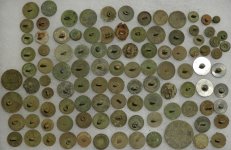 Buttons-found-at-cellar-hole-1b.jpg