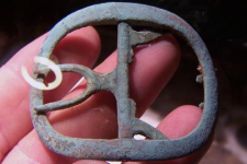 august complete shoe buckle 1.JPG.png