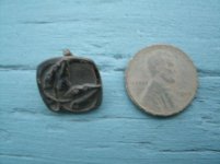 leaf button 001.jpg
