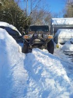 snow jeep.jpg