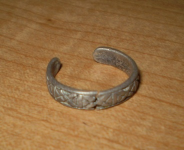 toe ring.jpg.png