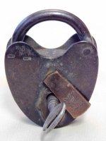 14e0094d861427988c4aabf13a96aefd--keyhole-covers-key-lock.jpg