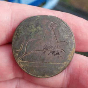 1700s button with engraved galloping horse