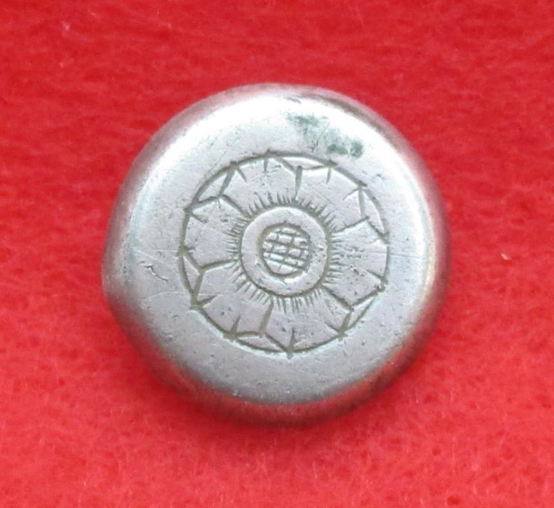 1770s silver Royal Navy Lieutenant's cuff button, front, England find