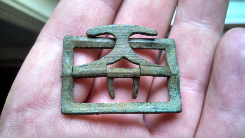 Complete brass pin knee buckle