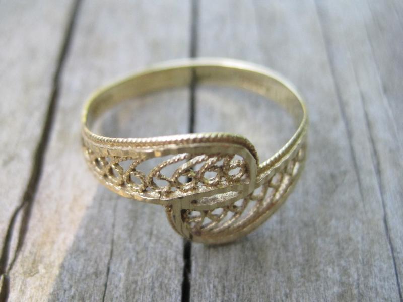Dainty gold rang up just like a gum wrapper