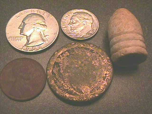 Front view of finds from Hamilton, VA site