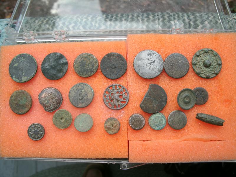 Group photo of finds 001
