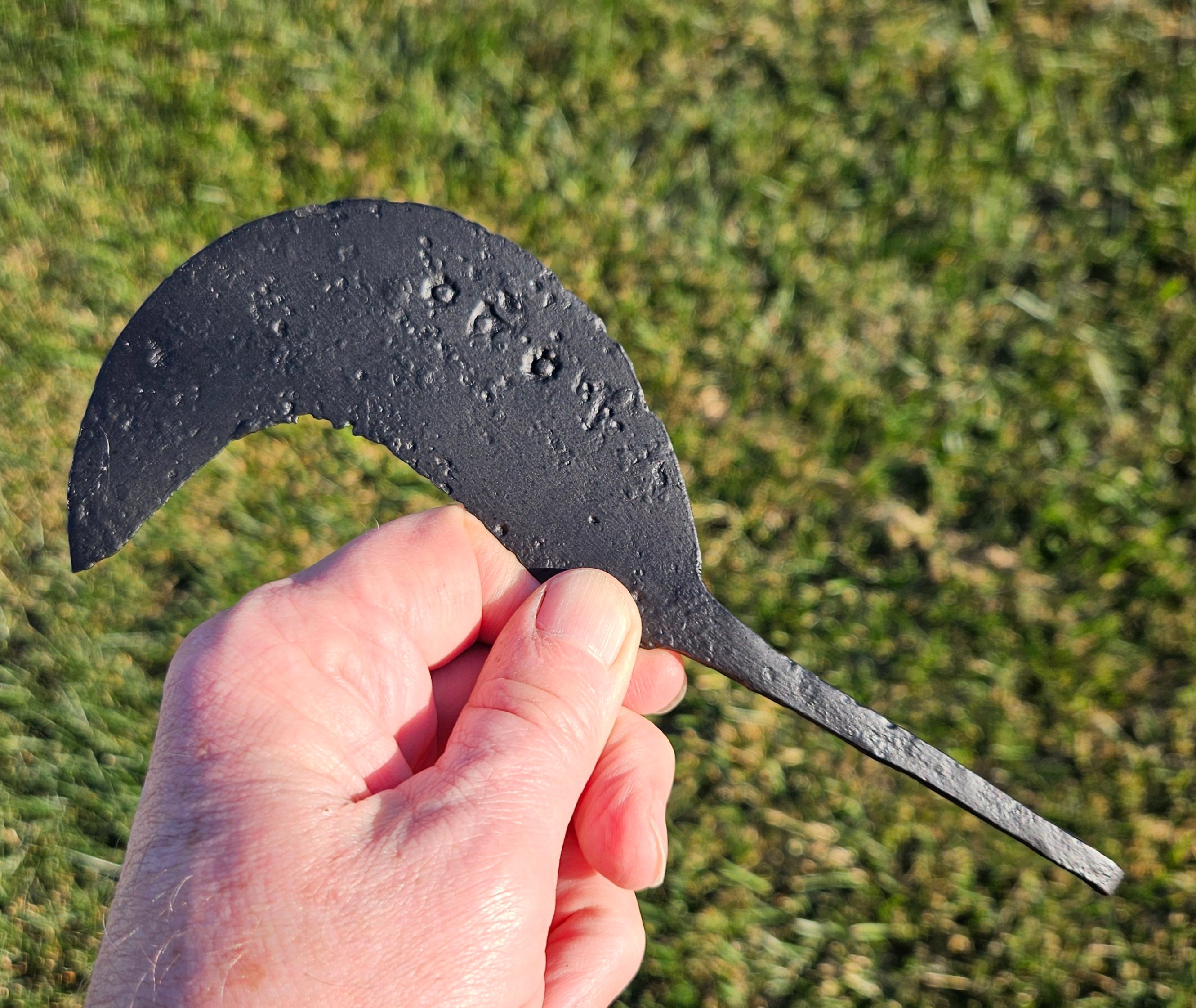 Medieval pruning blade with maker's mark - 1200 to 1300s