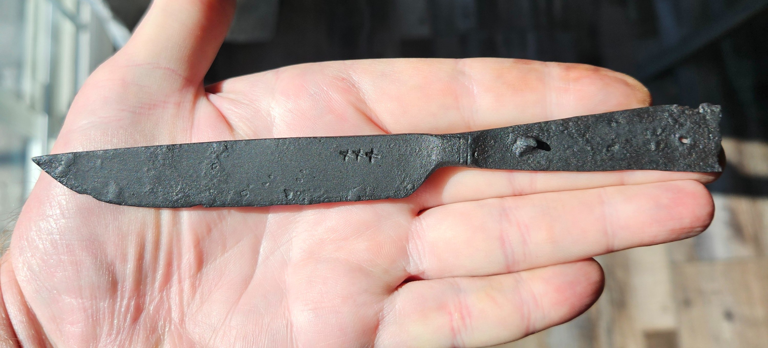 Medieval table knife with maker's mark - 1400s