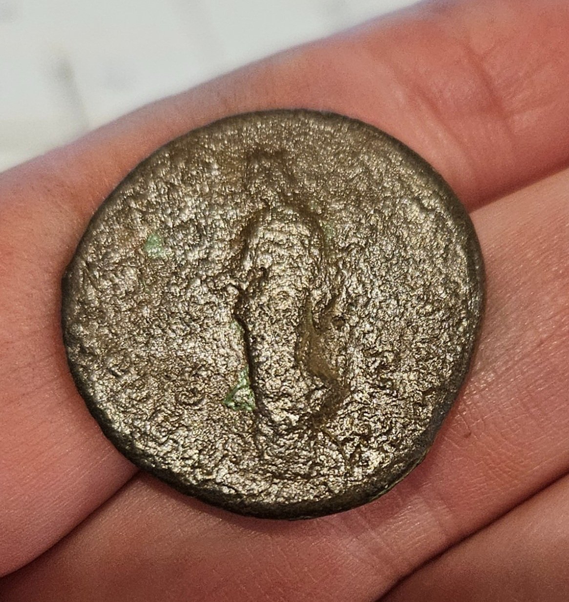Roman coin (reverse) - 2nd century